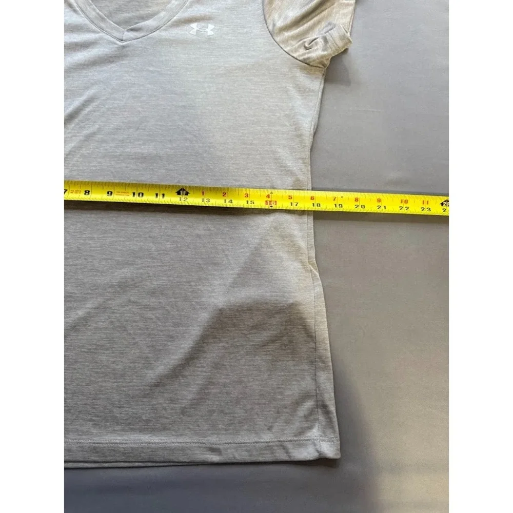 Under Armour T Shirt HeatGear Women‎ Medium Gray V Neck Loose Fit Short Sleeve - Picture 8 of 14